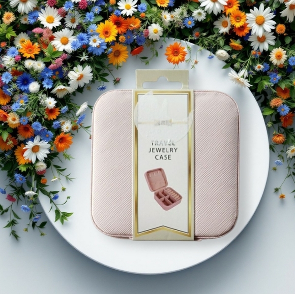 Pink Mini Travel Jewelry Case - NWT - Picture 3 of 10